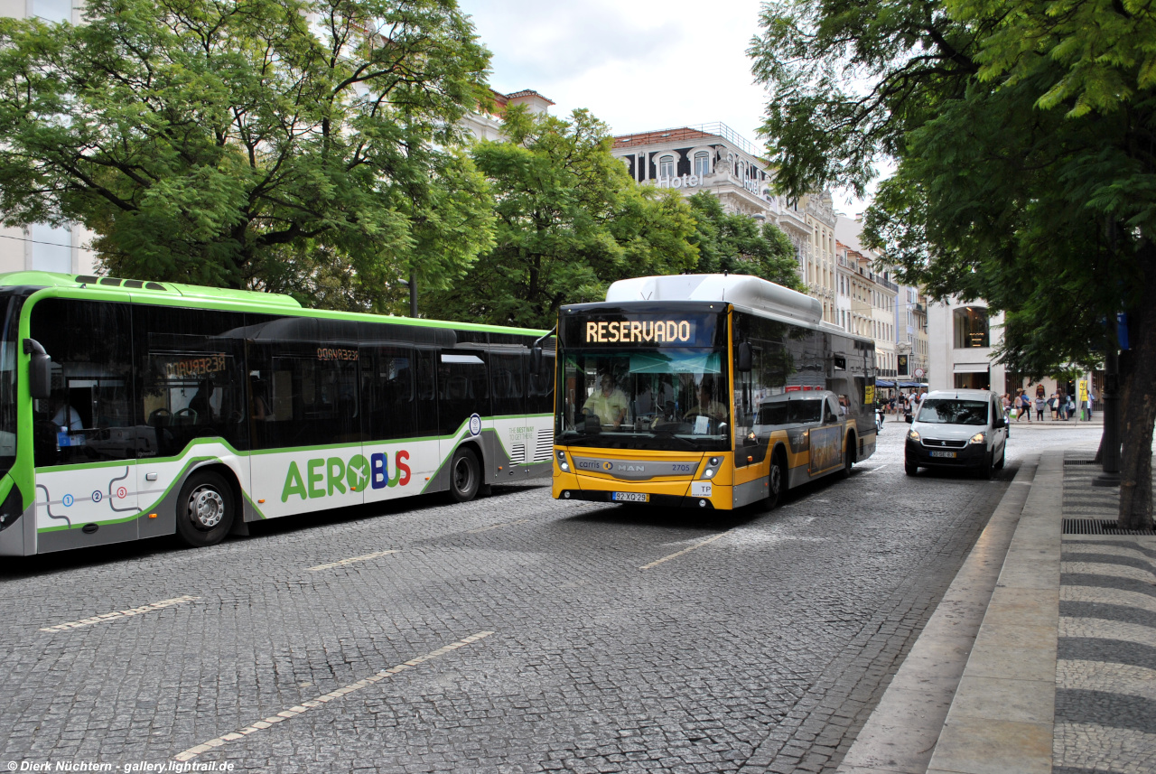 2705 (92 XQ 29) · Praça Dom Pedro IV