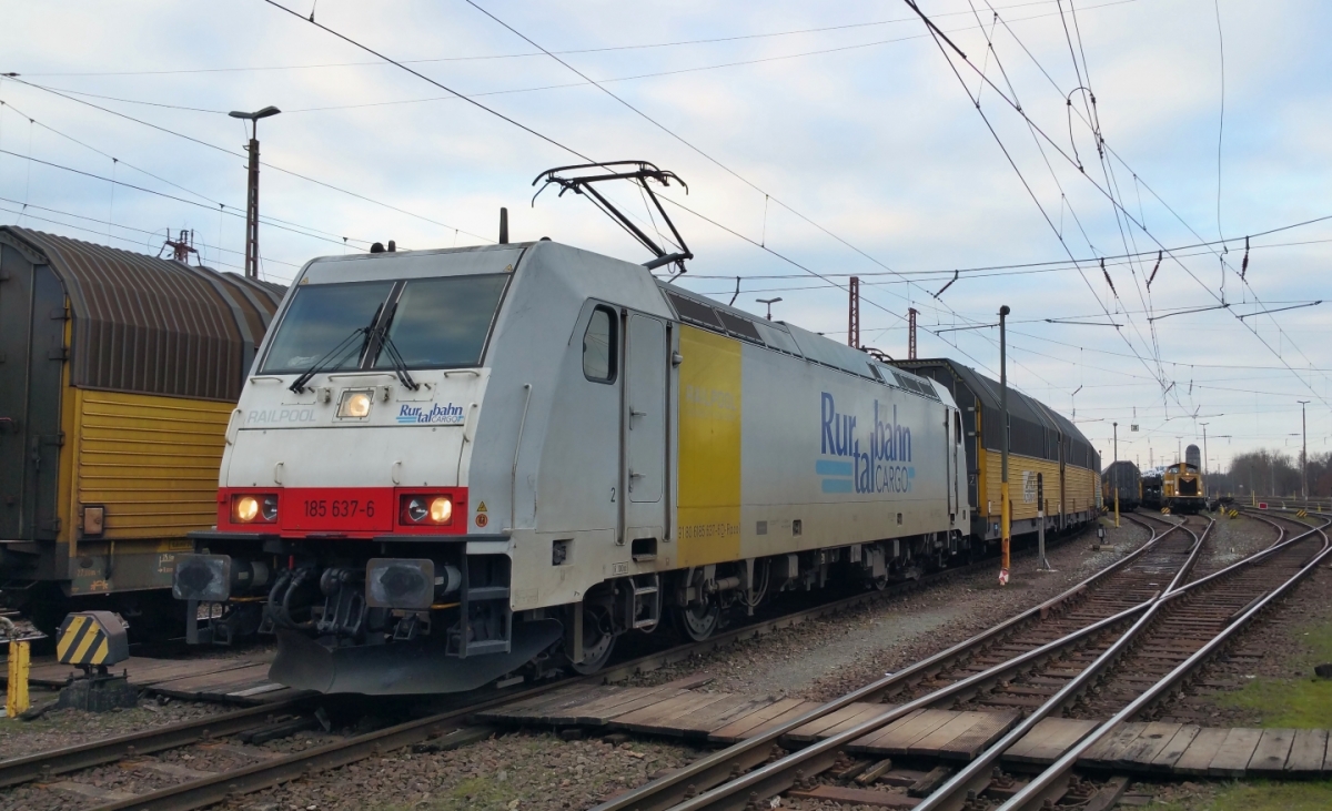 185 637 mit Autozug in Bremen