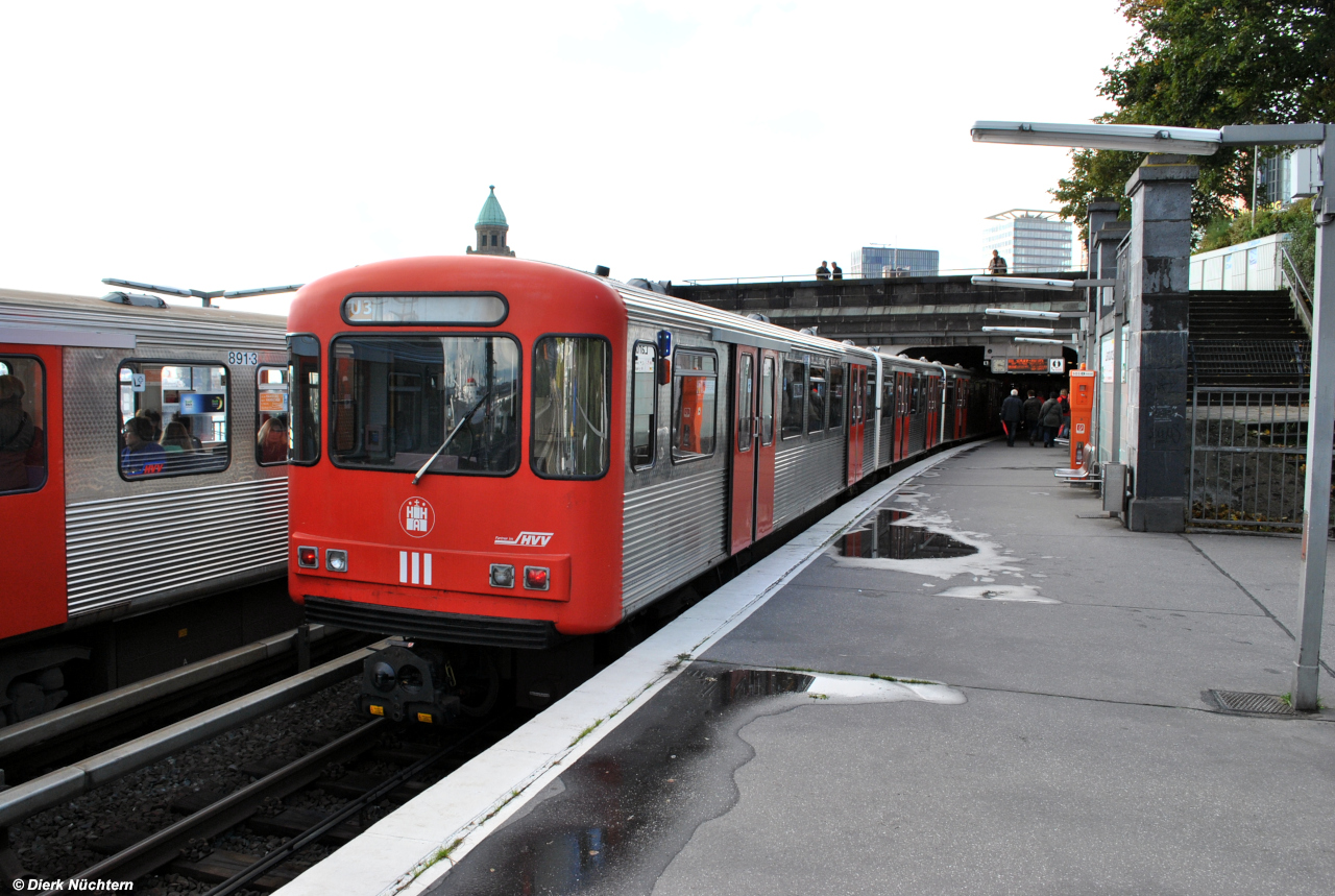 923 · (S)/[U] Landungsbrücken