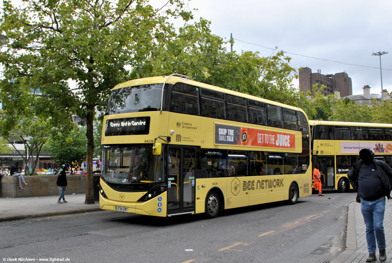 84236 (LF24 ZBT) · Piccadilly Gardens