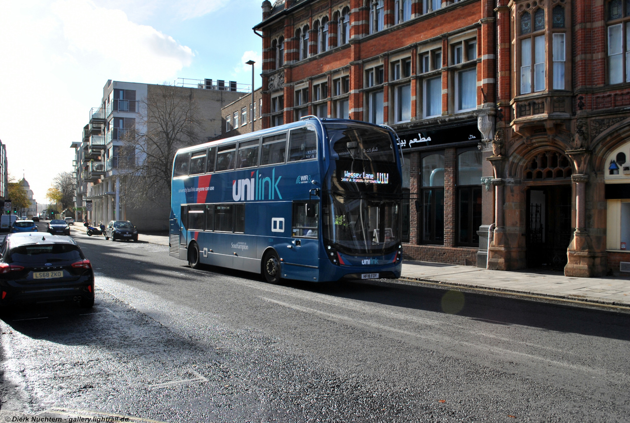 1204 (HF18 FDY) auf der High Street