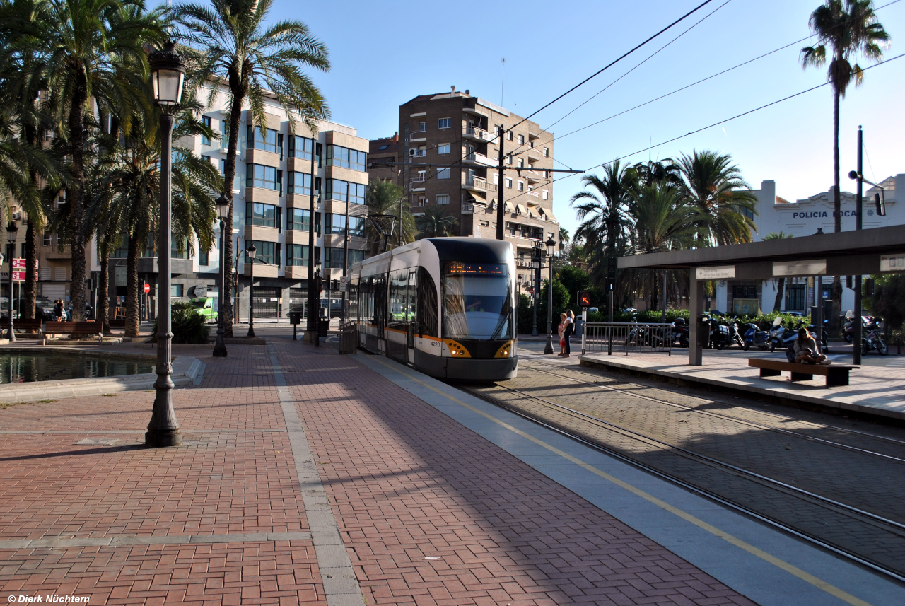 4220 · Grau - La Marina