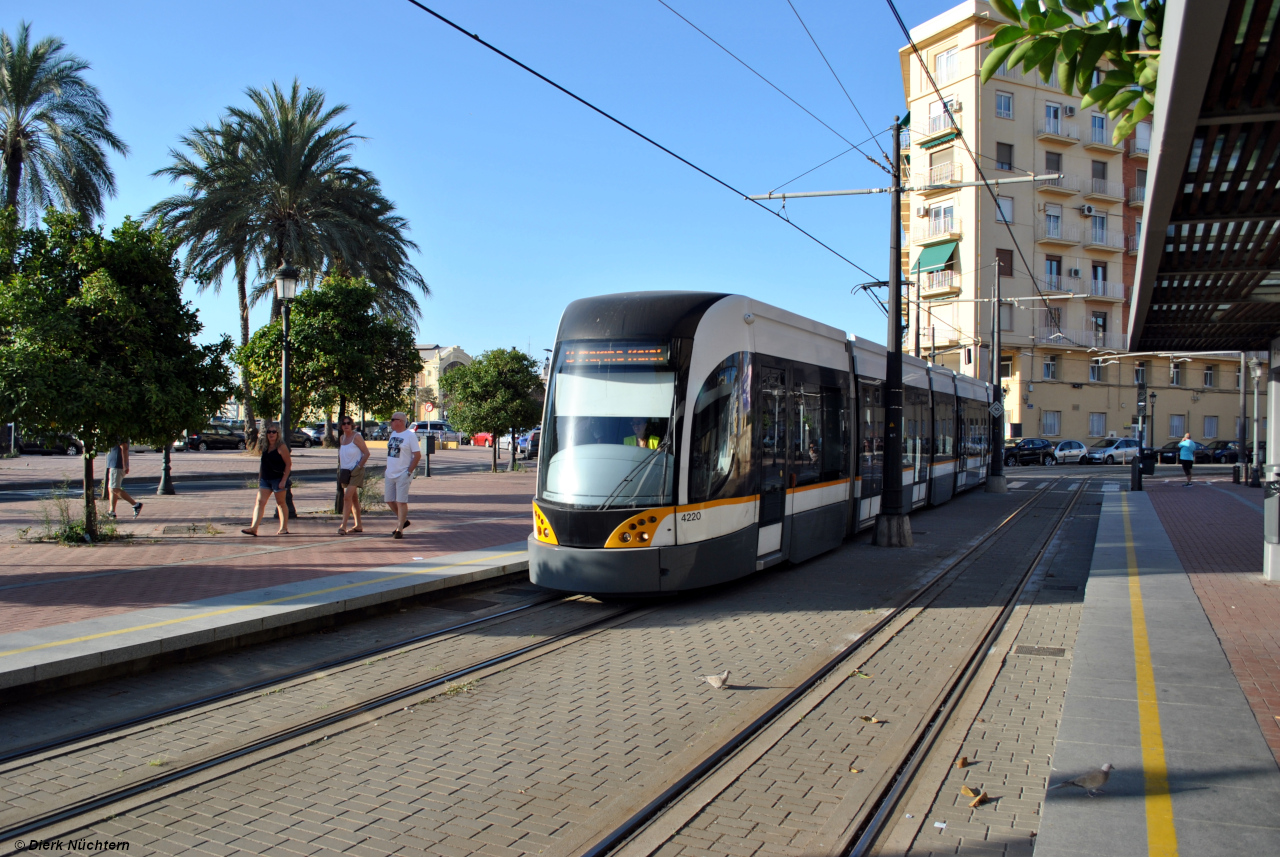 4220 · Grau - La Marina