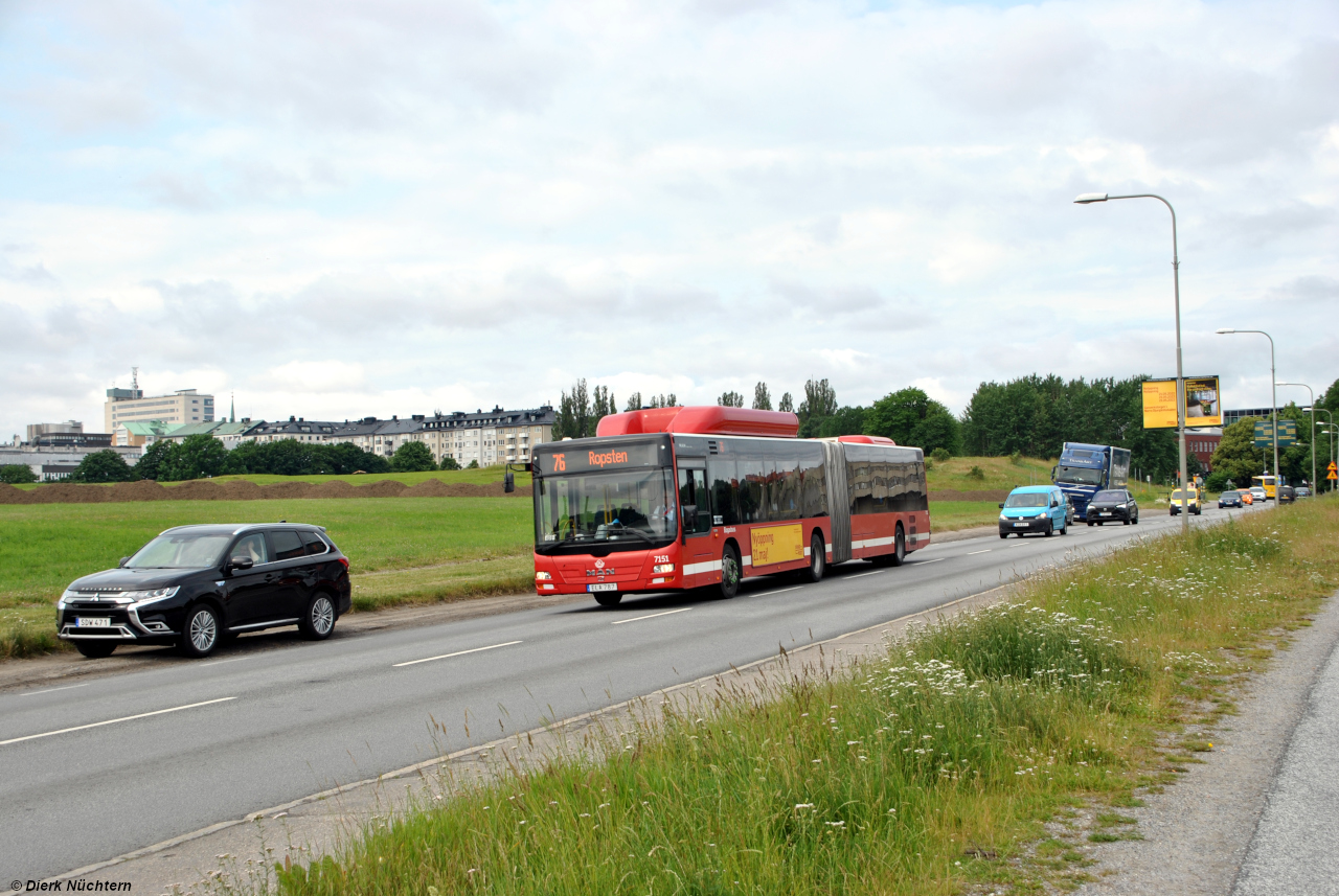 7151 (ELA 787) · Linderängsvägen