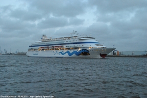 AIDAcara in Hamburg