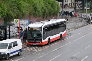 2340 (HH XB 2340) · (S)/[U] Landungsbrücken