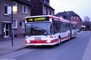 98-65 (UN VK 300) · Auf den Kämpen