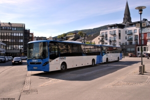 AJ 77595 + N1782 (UA 36012) Molde Trafikkterminal