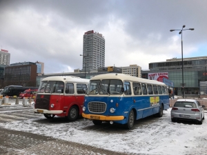 Busse am Kulturpalast