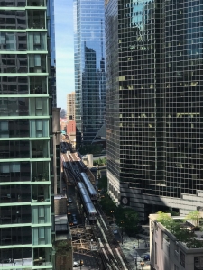 Hochbahn im Häusermeer von Chicago Hochbahn im Häusermeer von Chicago