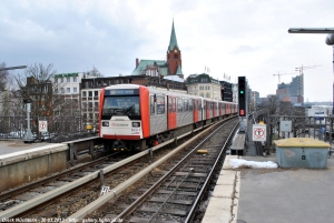 820 · (S)/[U] Landsbrücken
