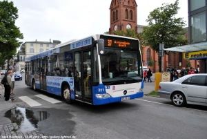 311 (HRO RO 311) · Kirchenplatz